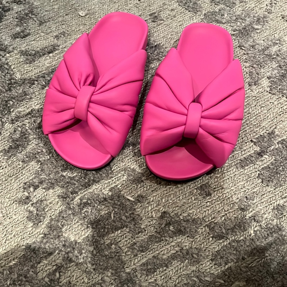 Balenciaga hot pink puffy slide sandals